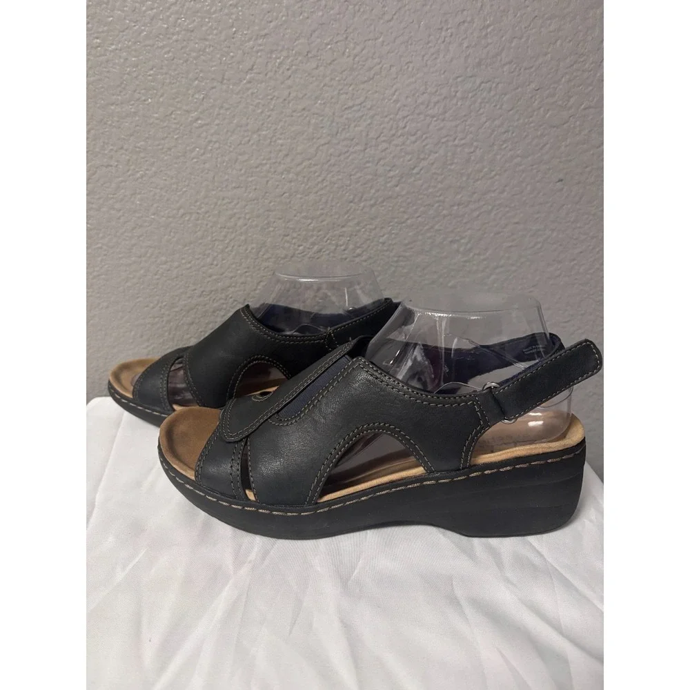 Clarks Womens 9M Merliah Wedge Sandals Black Leather Comfort Casual Summer